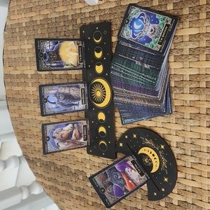 🔥🔥Tarot Bundle!! New Tarot Familiars Deck & 2 Stand Display
